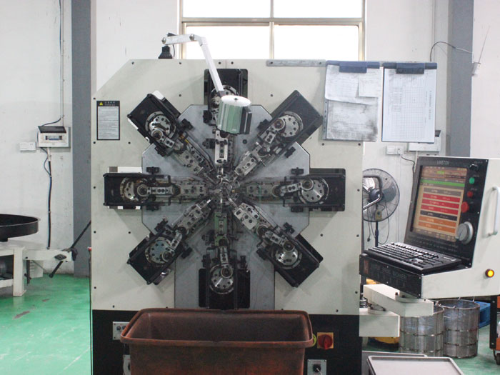 廣東永騰236型無凸輪電腦彈簧機(jī)